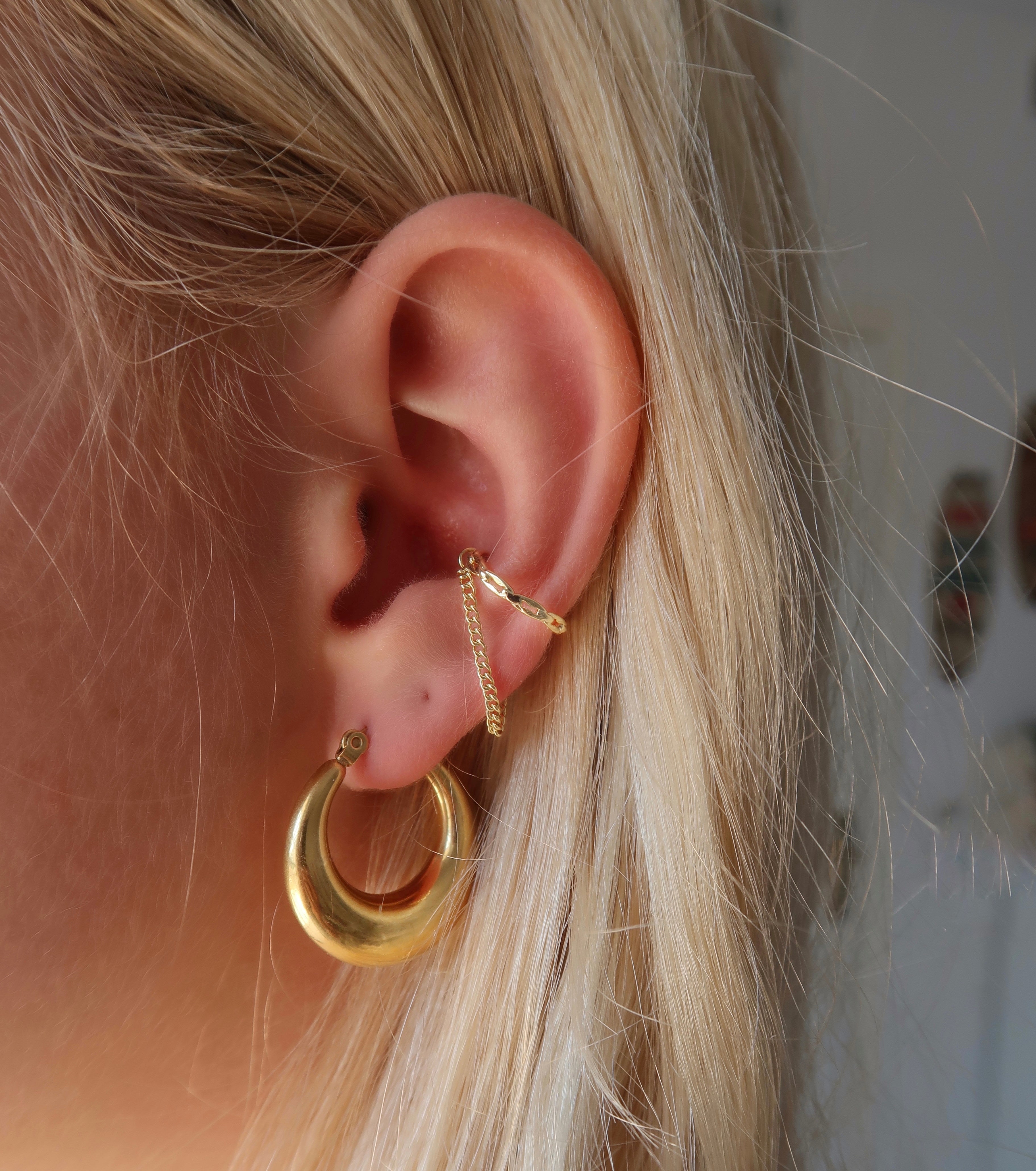 Golden Chain Earcuff