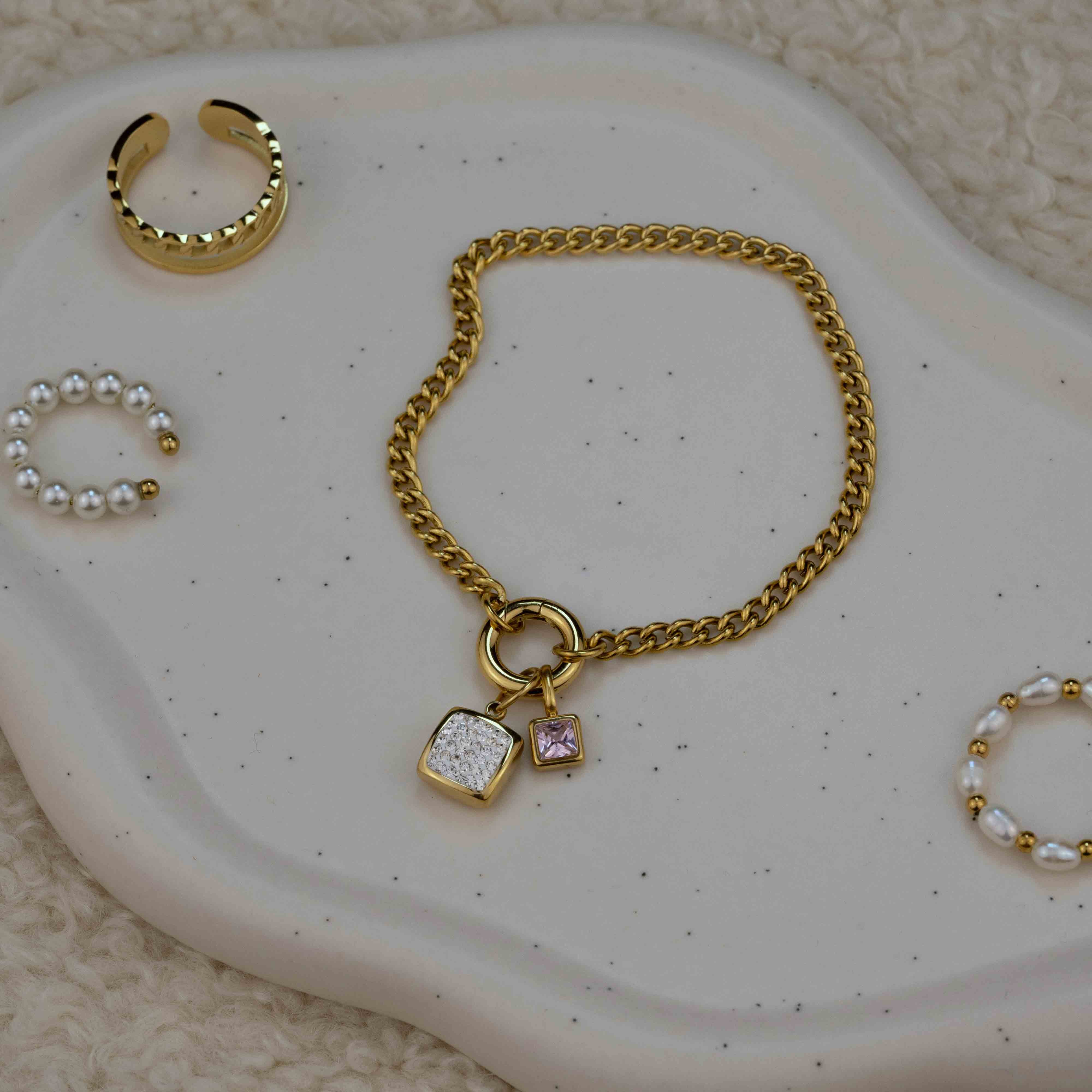 Classy Charm Armband