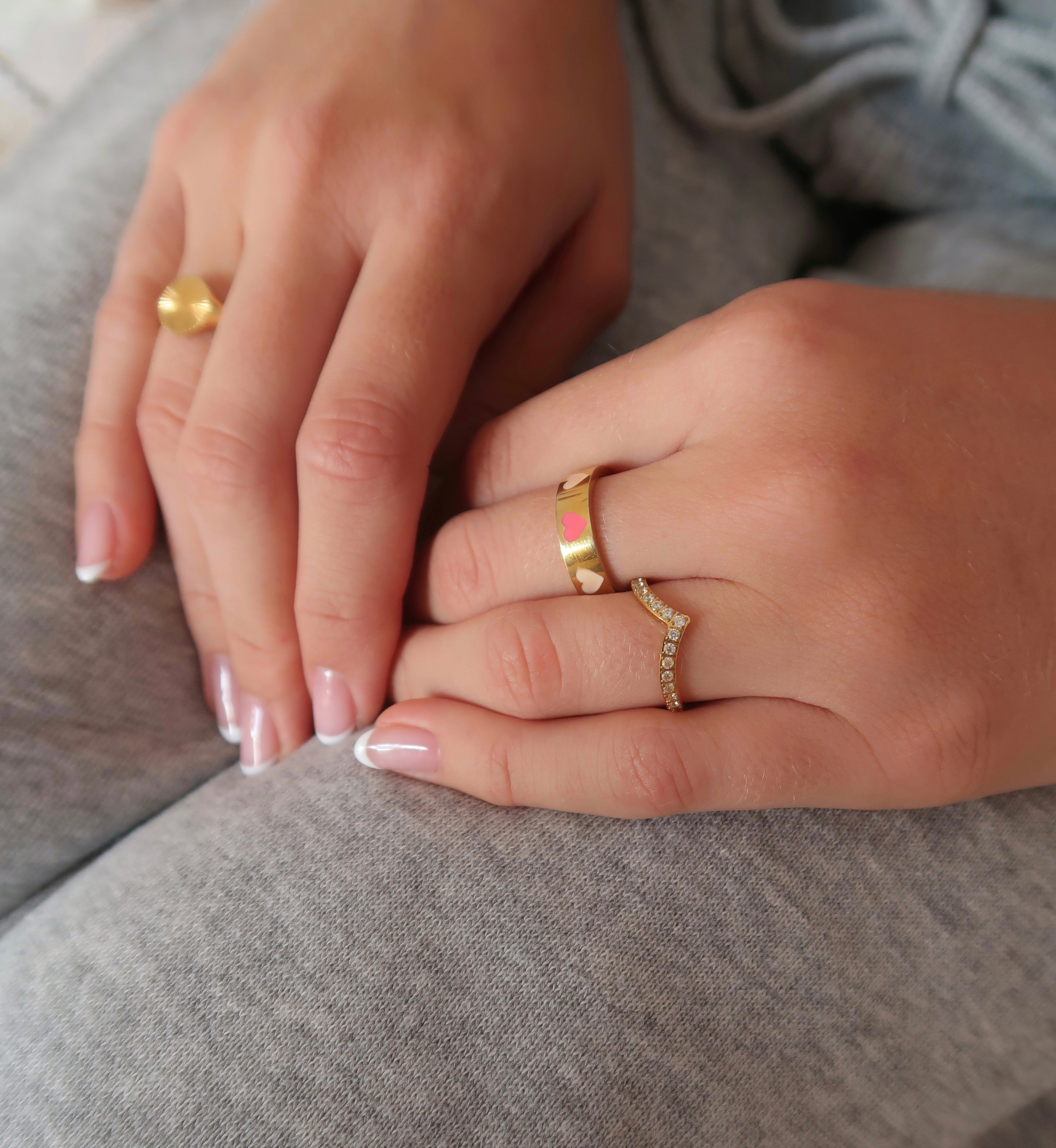 Diamond V Ring