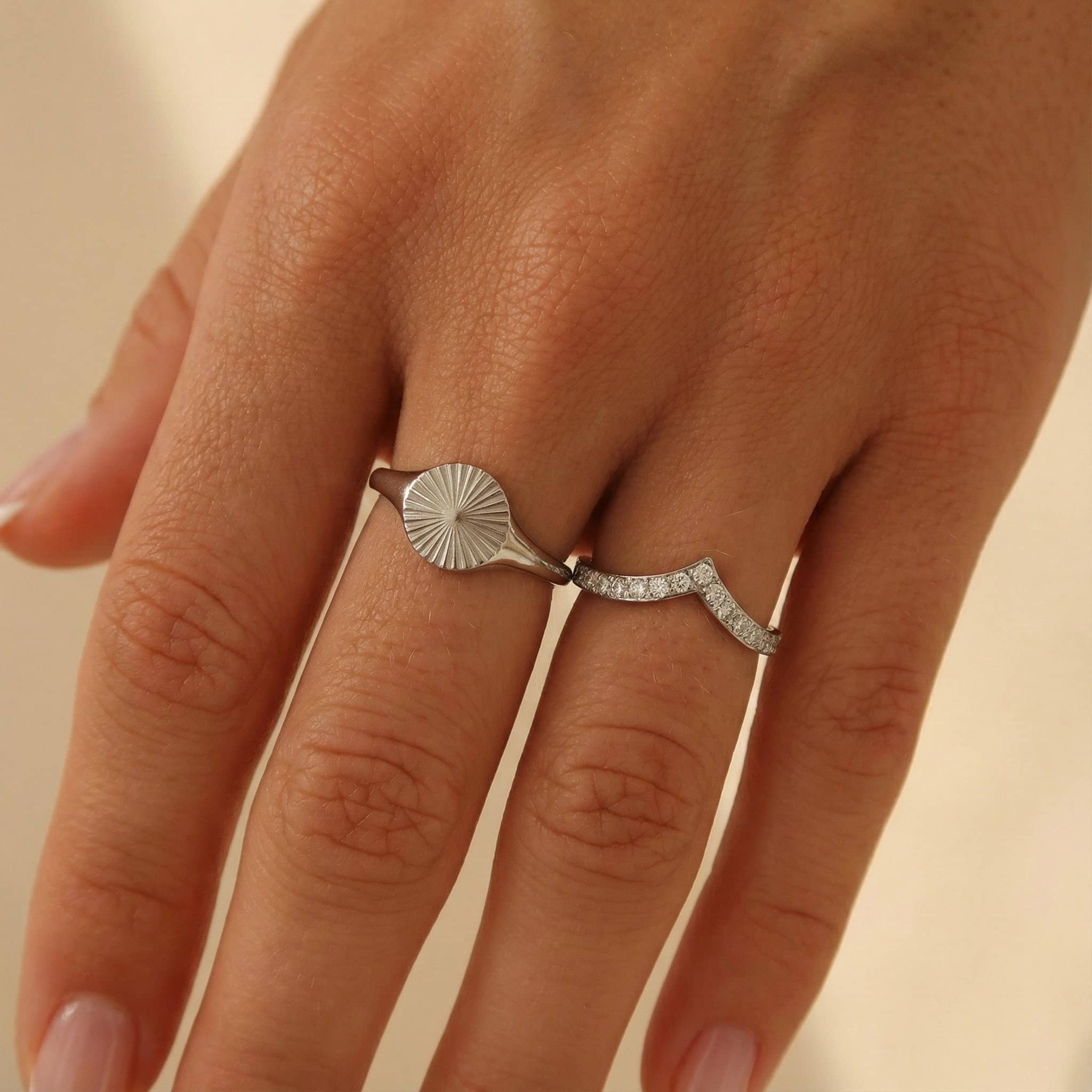 Diamond V Ring