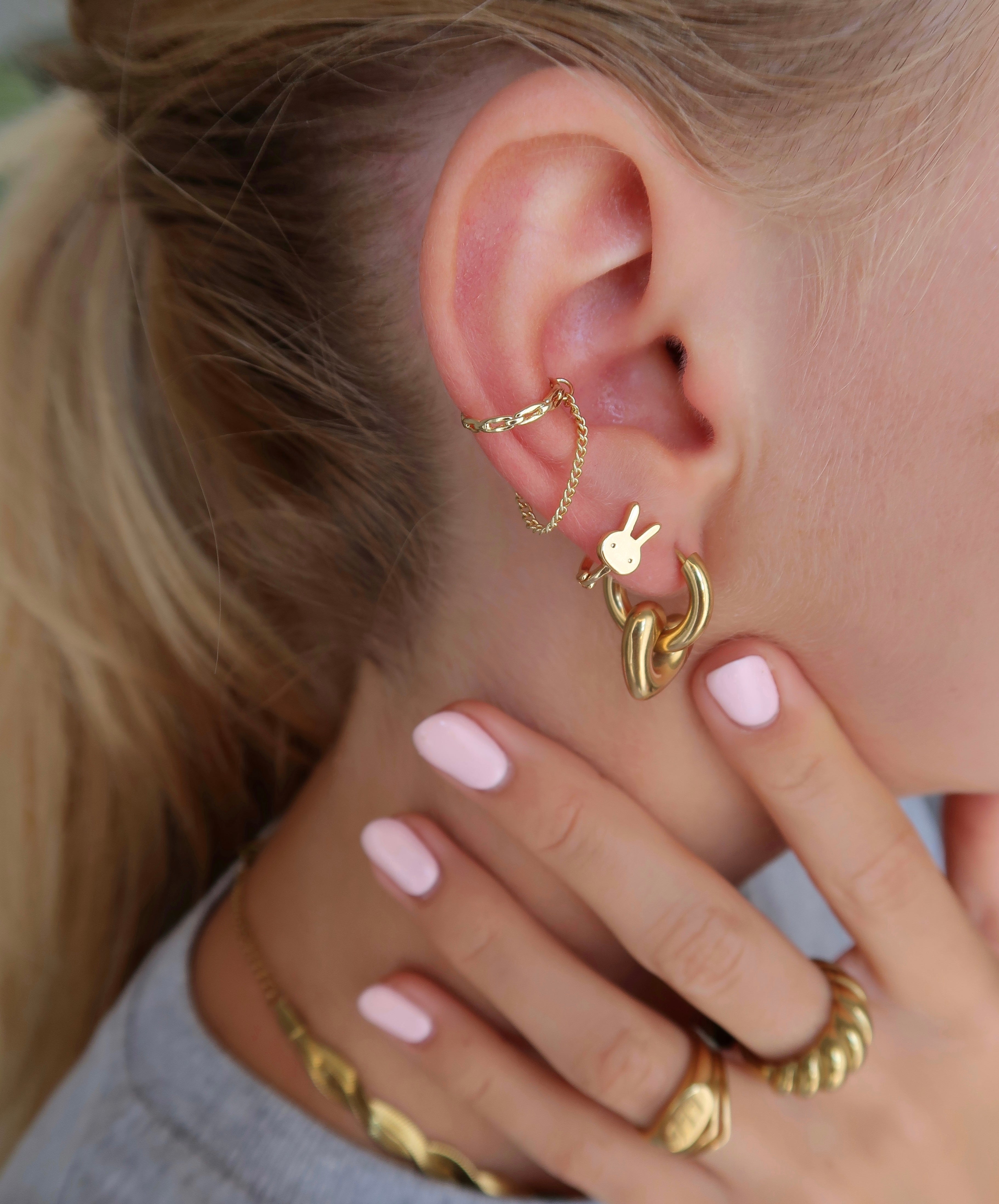 Golden Chain Earcuff