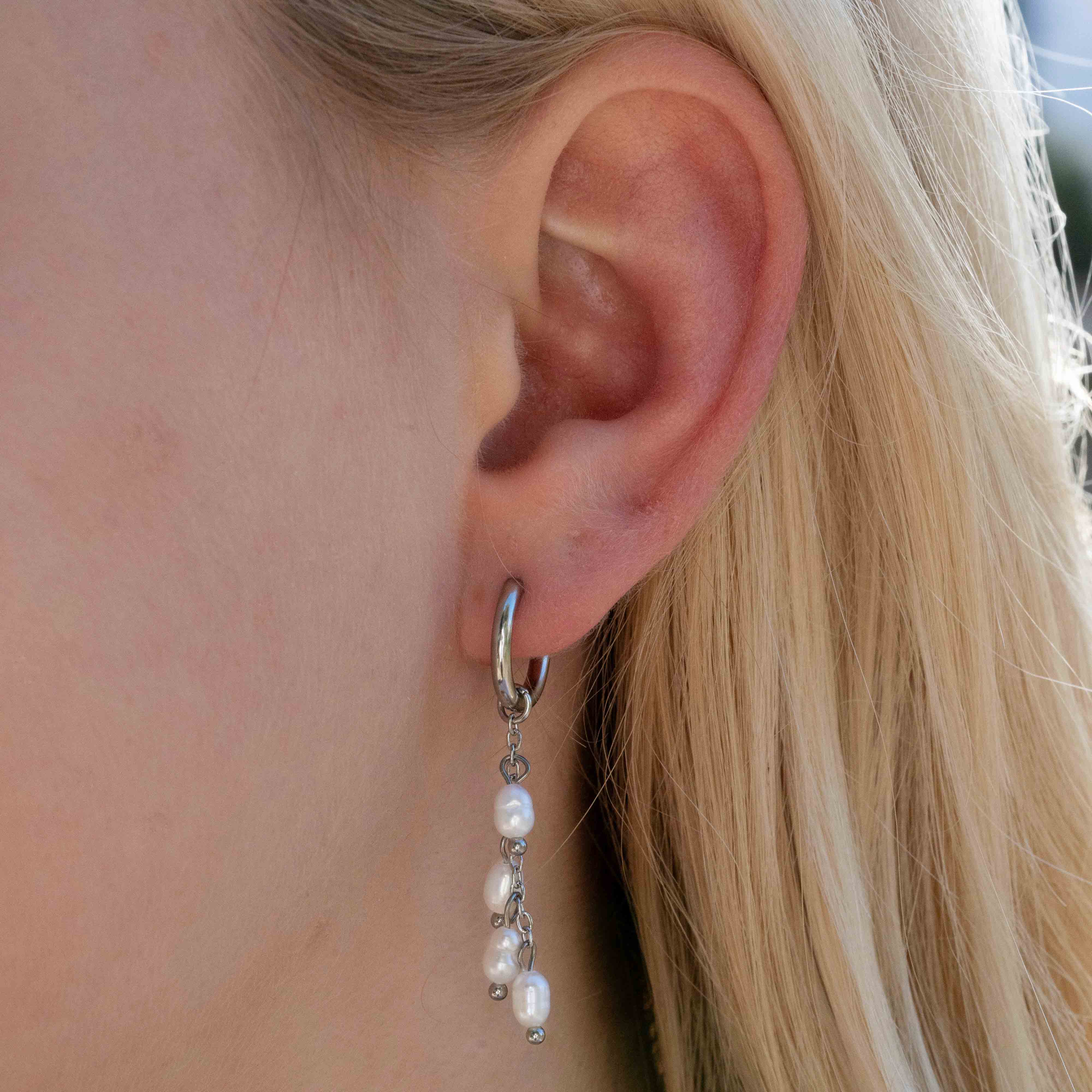 Dangling Pearls Ohrringe