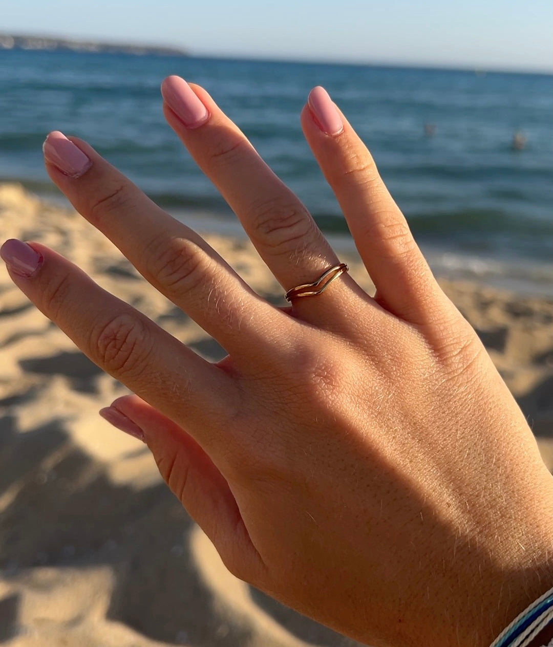 Double V ring