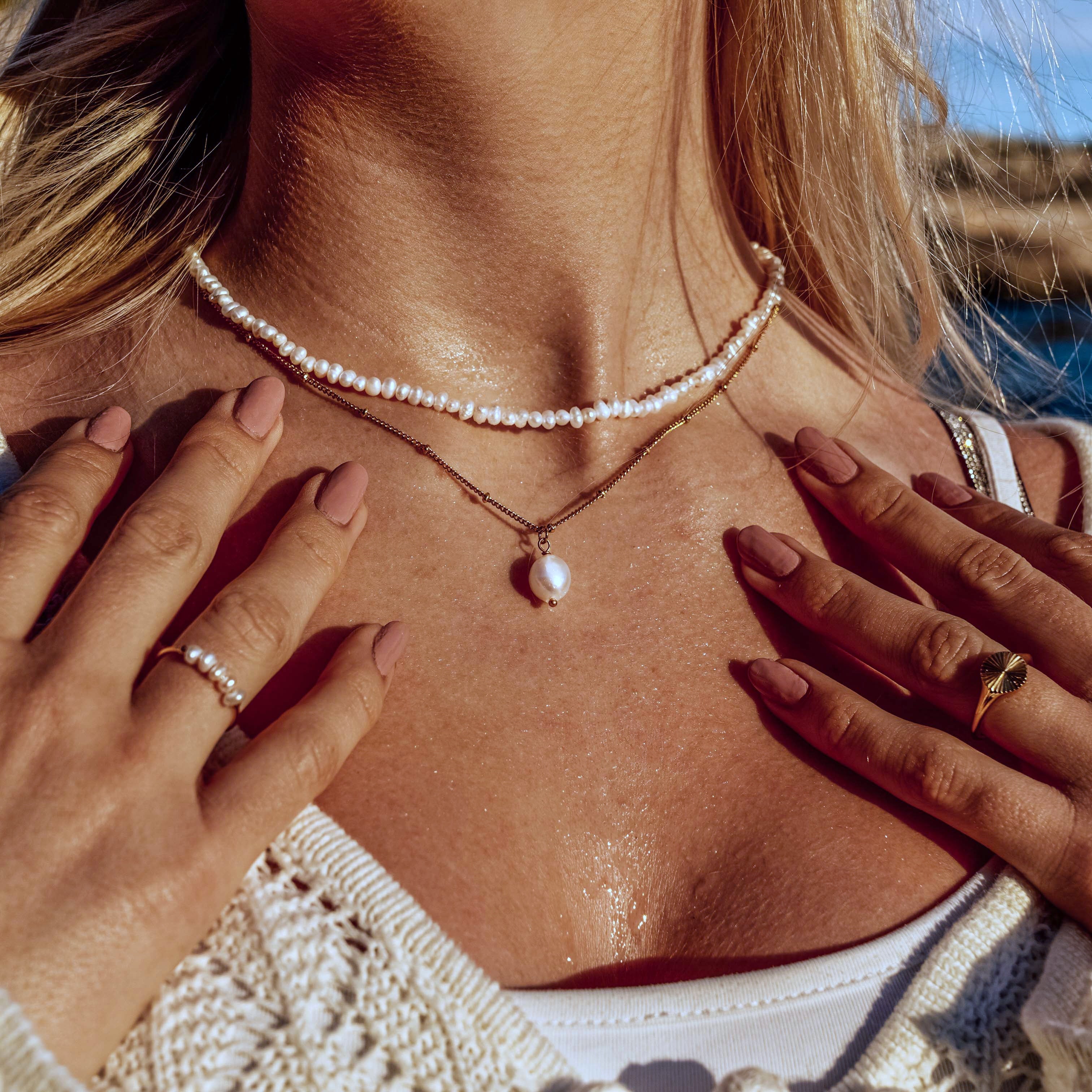 Breezy Pearl Choker