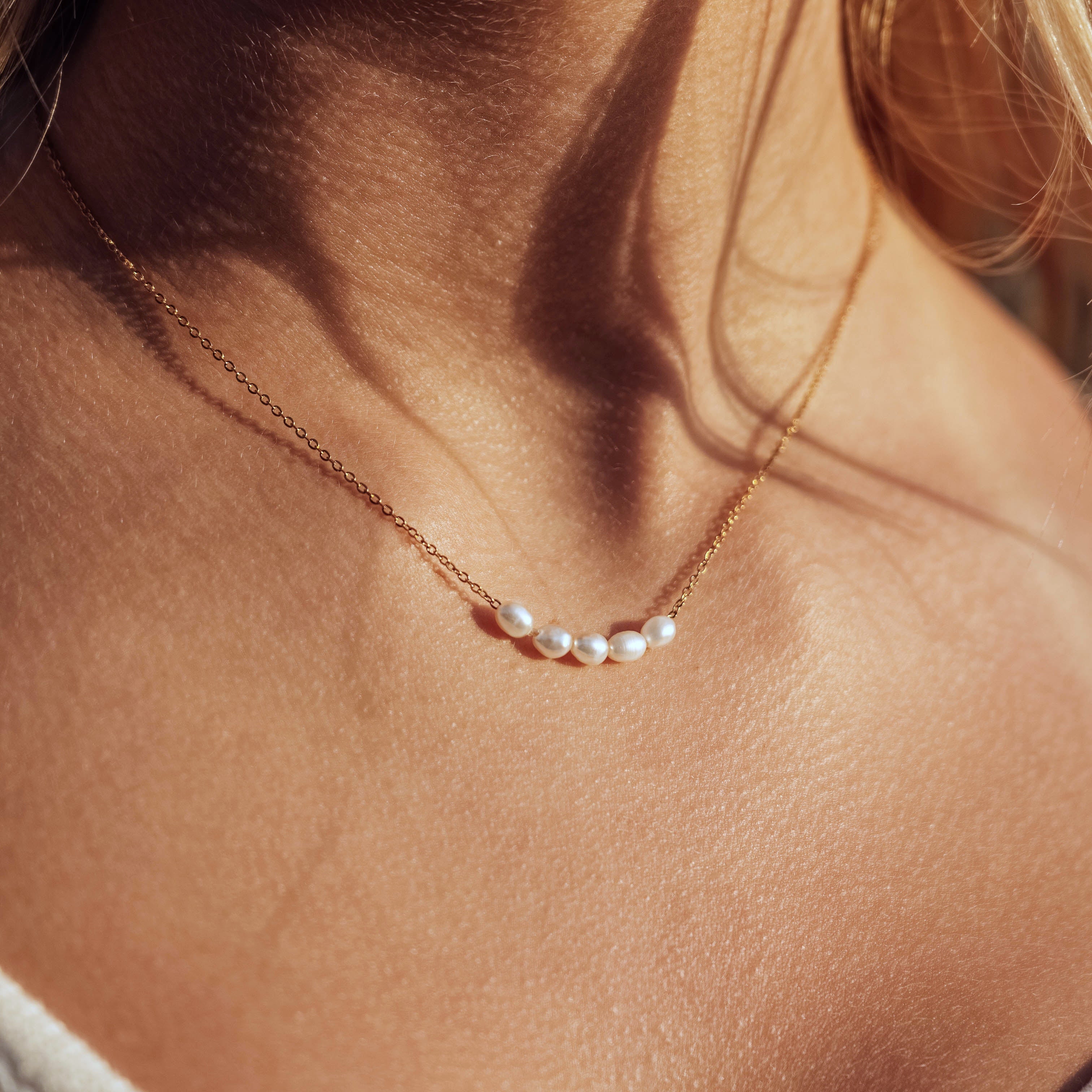 Mini pearls necklace