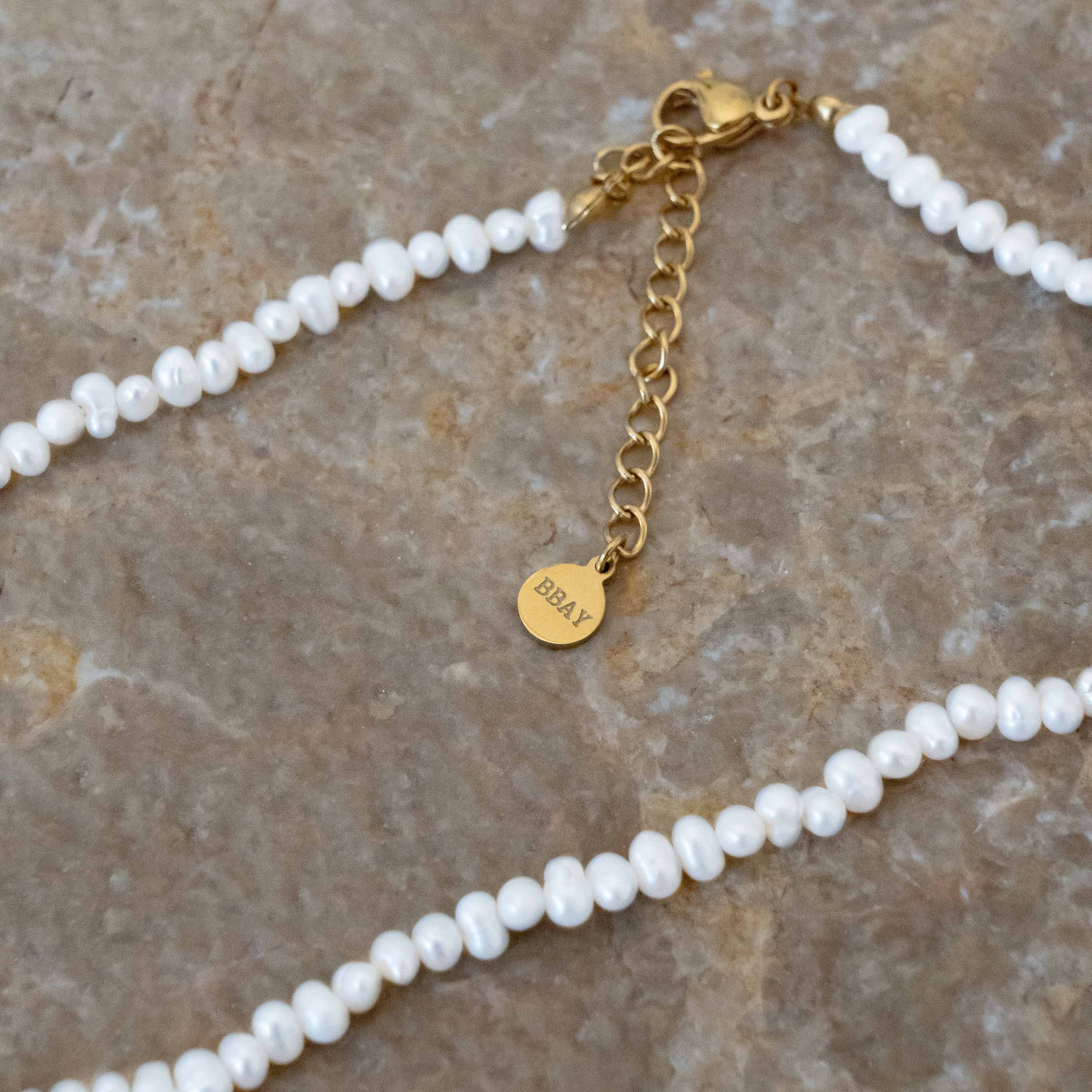 Breezy Pearl Choker