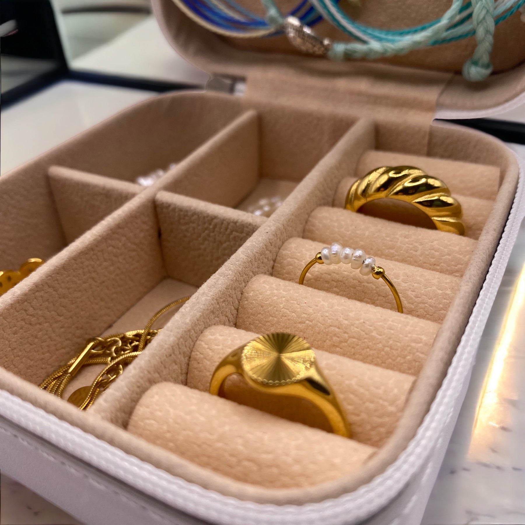 Jewelry travel box