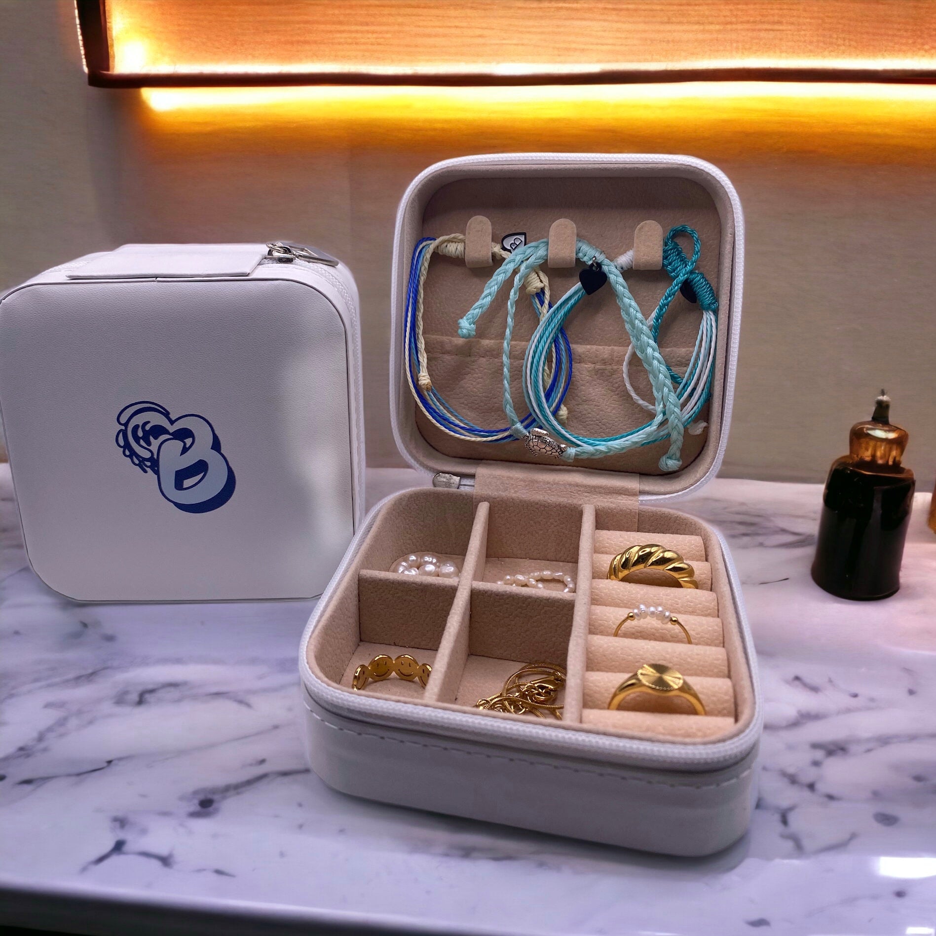 Jewelry travel box