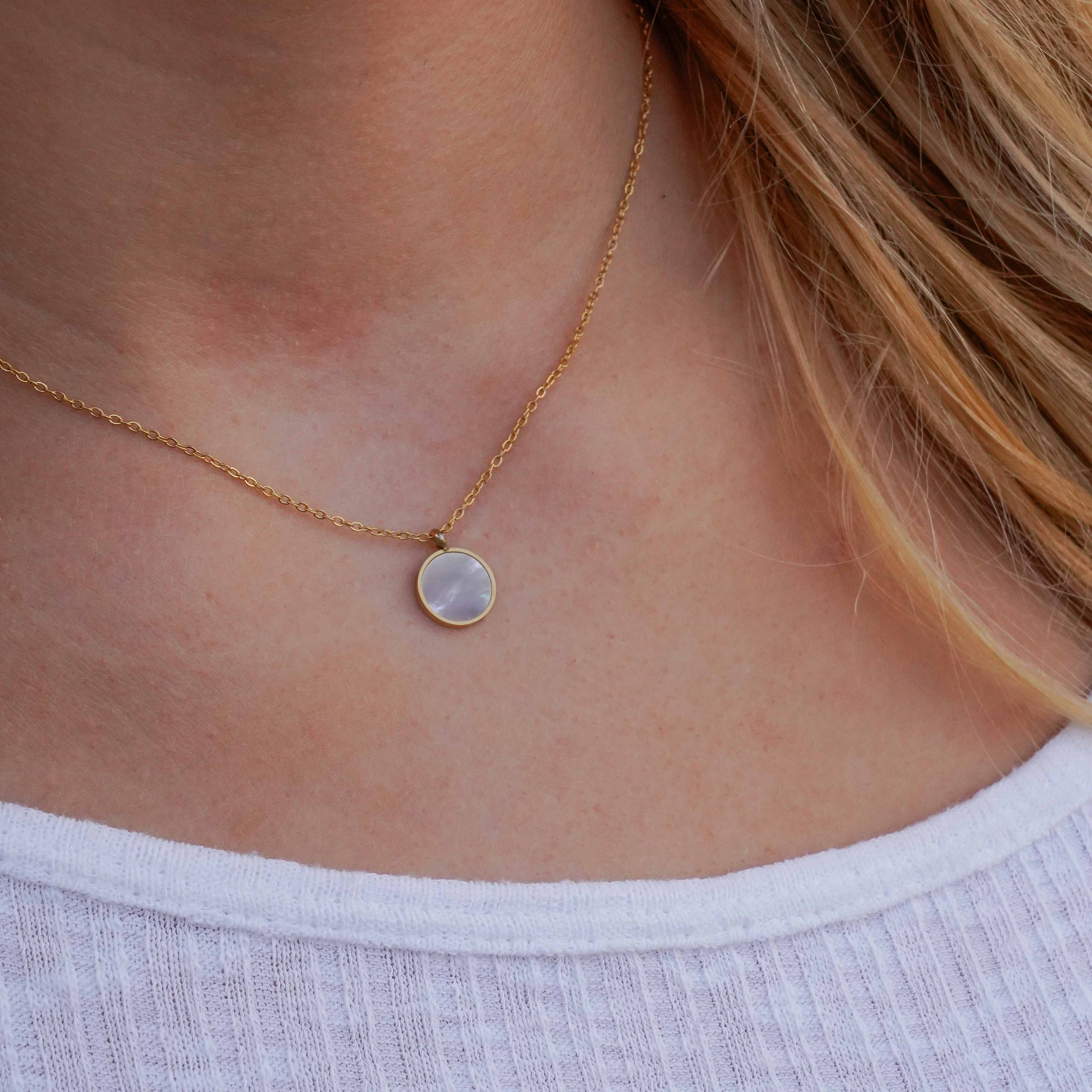 Shiny Circle Necklace