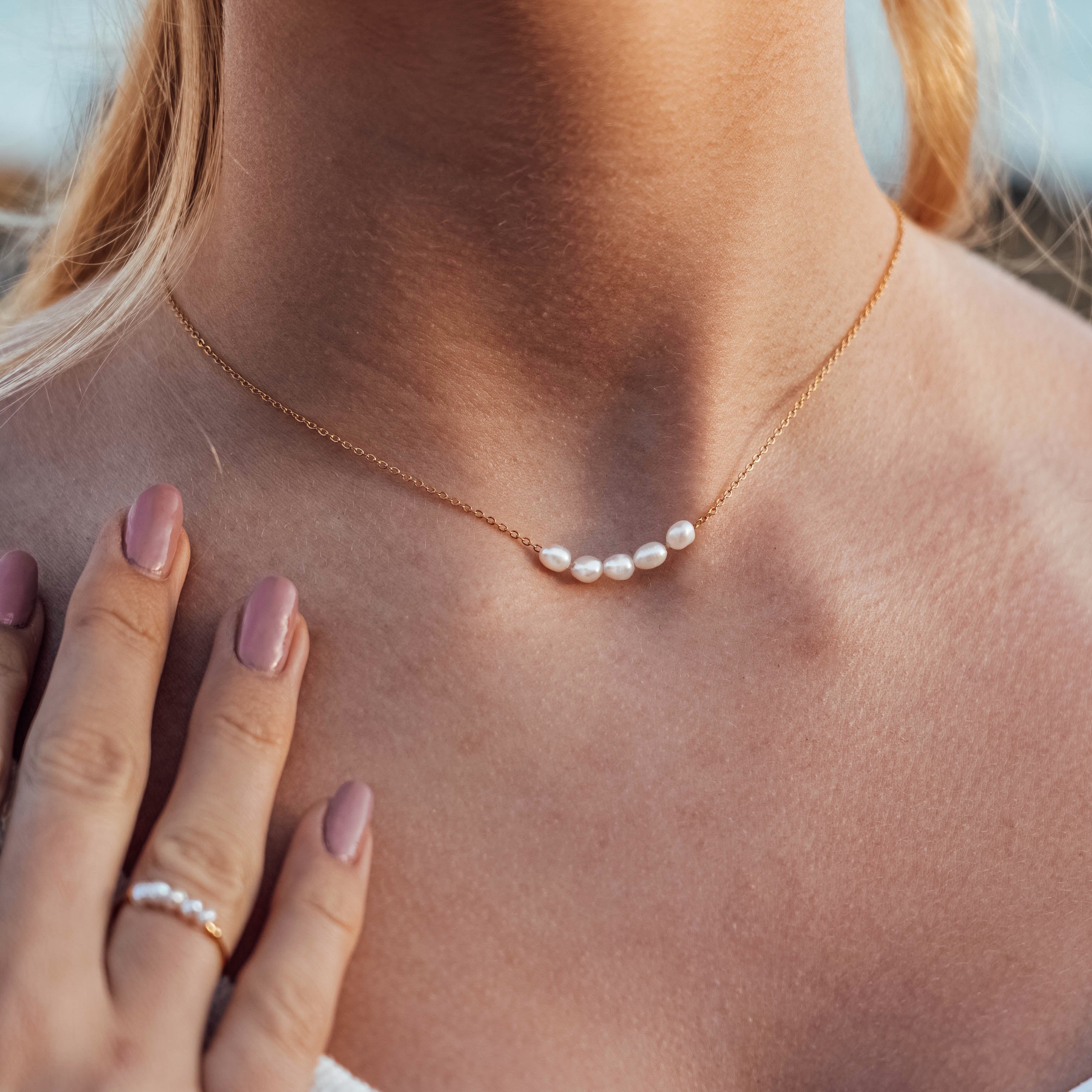 Mini pearls necklace